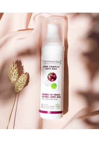 Soin visage triple action anti-âge bio à l'huile de macadamia, acide hyaluronique et arbutine